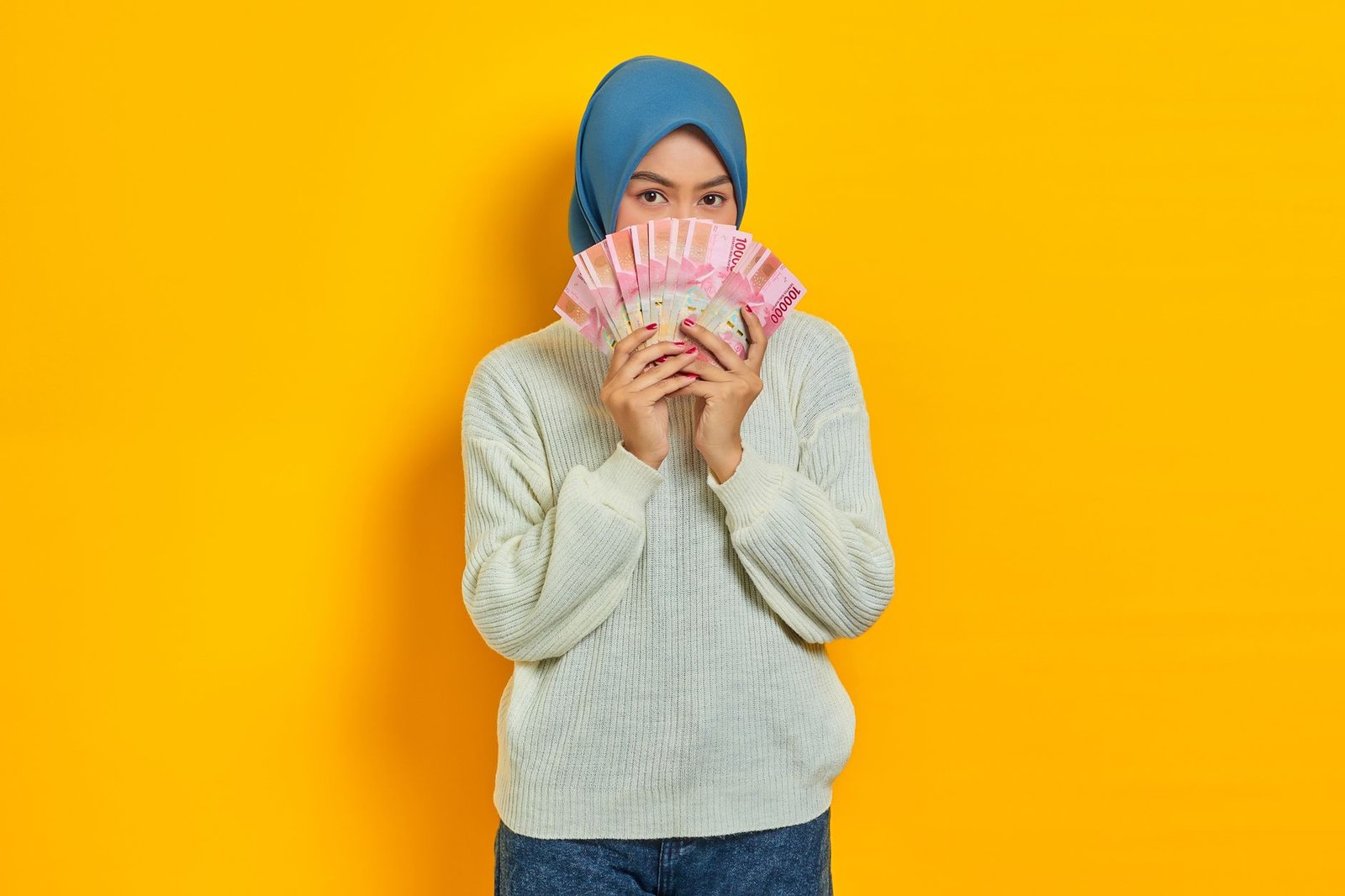 Ilustrasi biaya hidup yang naik, menampilkan grafik inflasi, harga kebutuhan pokok, dan tekanan keuangan keluarga